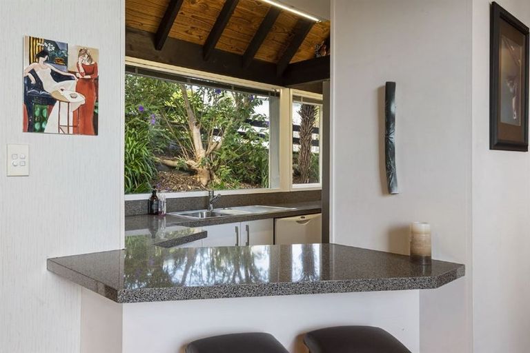 Photo of property in 27 Hadfield Street, Beach Haven, Auckland, 0626