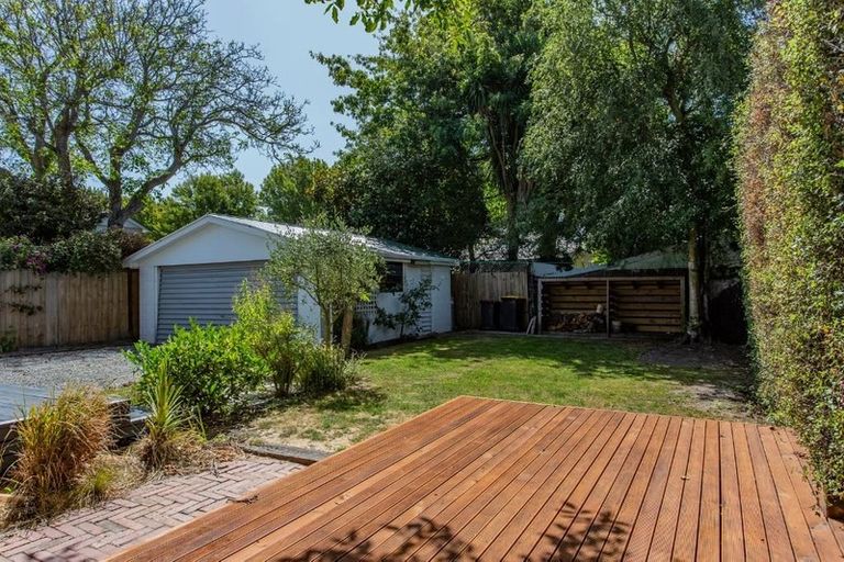 Photo of property in 145 Holly Road, St Albans, Christchurch, 8014