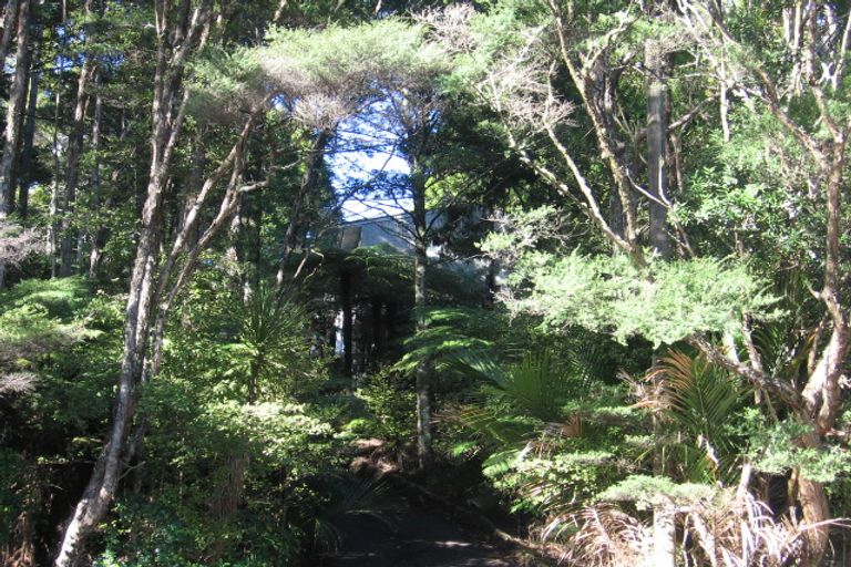 Photo of property in 136 Konini Road, Titirangi, Auckland, 0604
