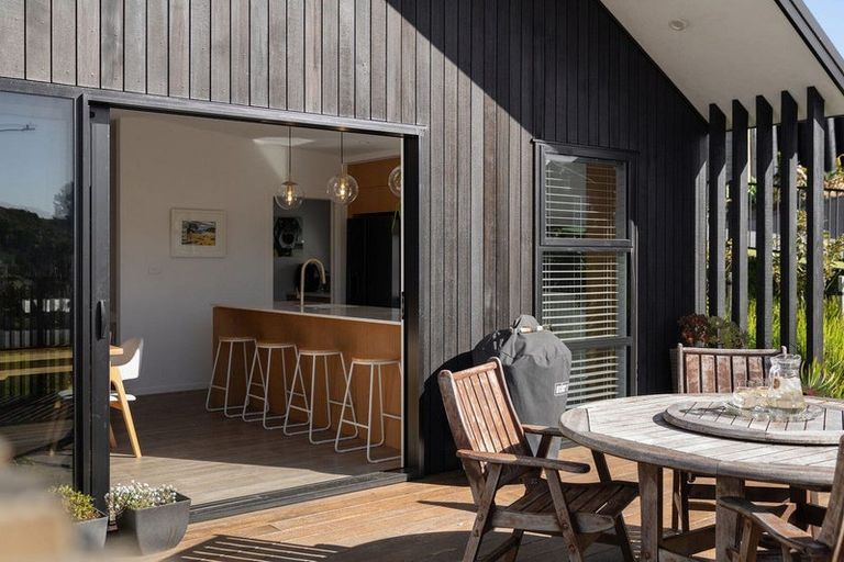 Photo of property in 14 Hayward Place, Ohauiti, Tauranga, 3112