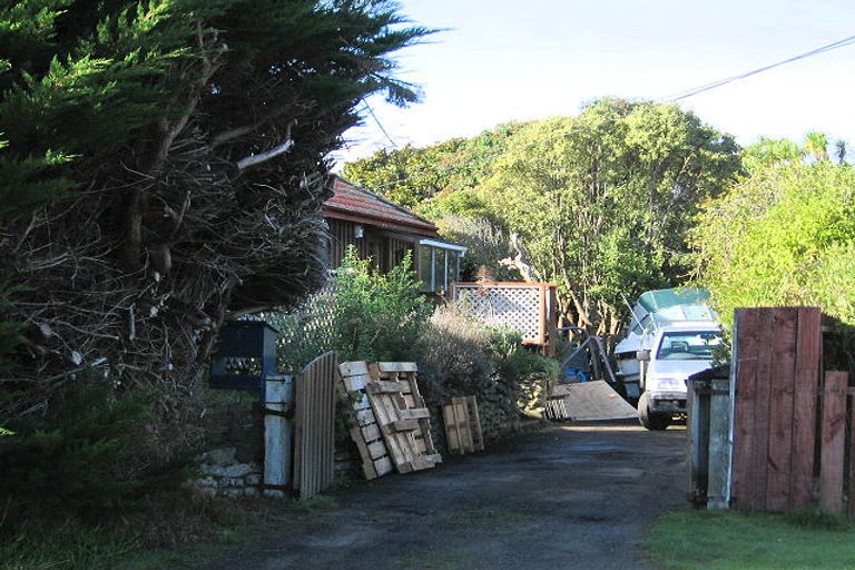 Photo of property in 6 Henare Street, Waikanae Beach, Waikanae, 5036