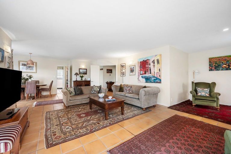 Photo of property in 30 Grove Road, Kelburn, Wellington, 6012