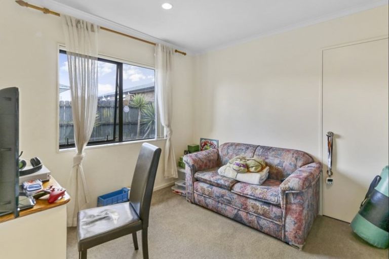 Photo of property in 10 Ettrick Lane, Papakura, 2110