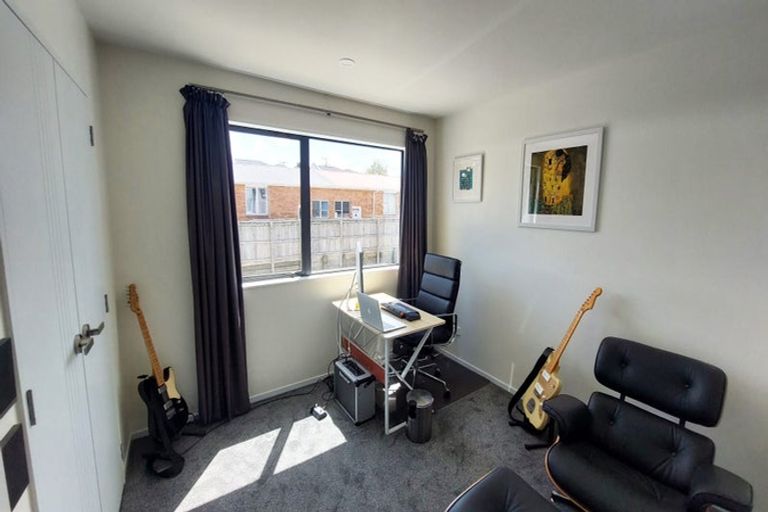 Photo of property in 8/10 Rimu Street, New Lynn, Auckland, 0600