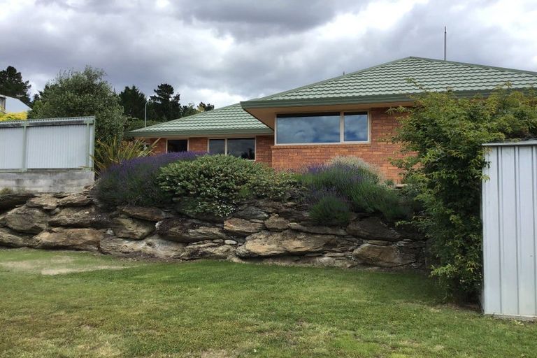 Photo of property in 17 Craig Place, Bridge Hill, Alexandra, 9320