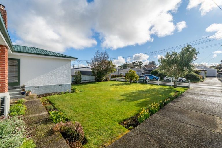 Photo of property in 19 Holloway Street, Waikiwi, Invercargill, 9810