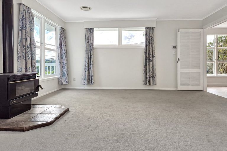 Photo of property in 10 Voltaire Street, Karori, Wellington, 6012