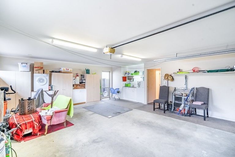 Photo of property in 96 Park Street, Winton, 9720