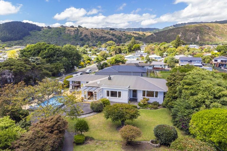 Photo of property in 138 Arawhata Road, Paraparaumu, 5032