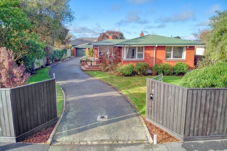 Photo of property in 6 Rossiter Avenue, Redwood, Christchurch, 8051