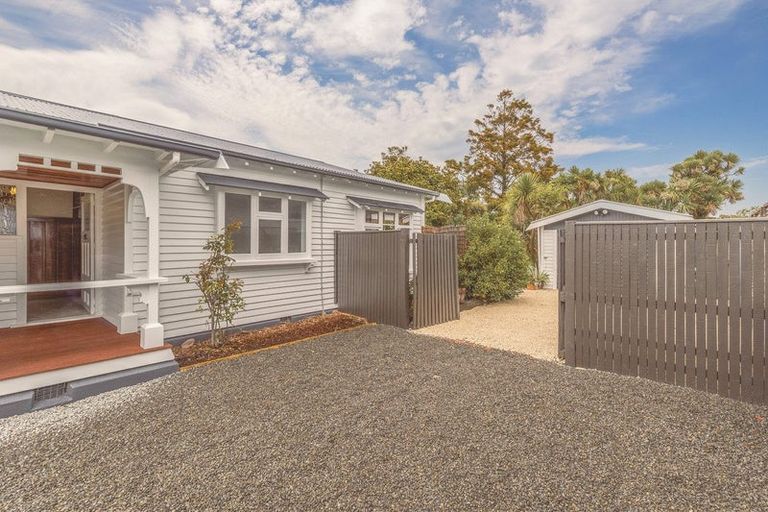 Photo of property in 41 Stapletons Road, Richmond, Christchurch, 8013