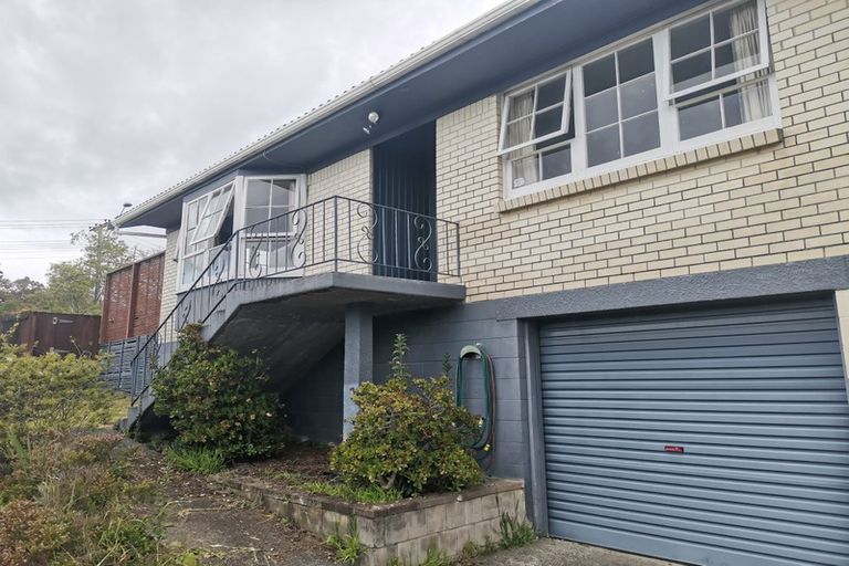 Photo of property in 1/14 Ellice Road, Totara Vale, Auckland, 0629