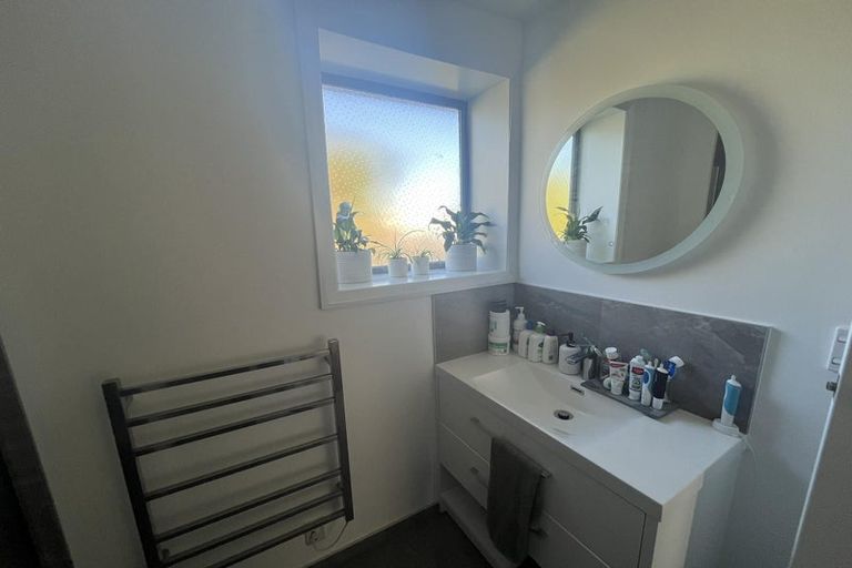 Photo of property in 2 Grosvenor Street, Redwood, Christchurch, 8051