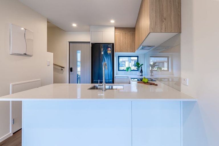 Photo of property in 8/25 Jabuka Street, Glen Eden, Auckland, 0602