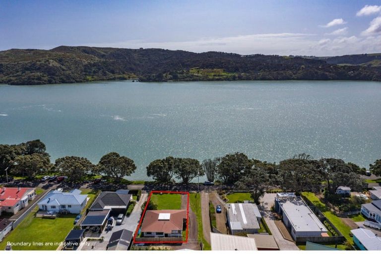 Photo of property in 23 Cliff Street, Raglan, 3225