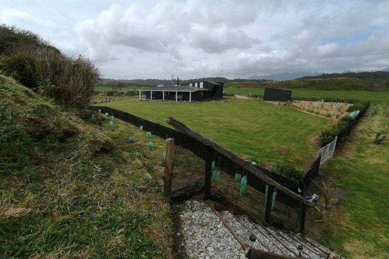 Photo of property in 109 Hands Road, Charleston, Cape Foulwind, 7892