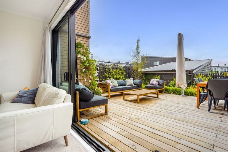 Photo of property in 22 Hobsonville Point Road, Hobsonville, Auckland, 0616