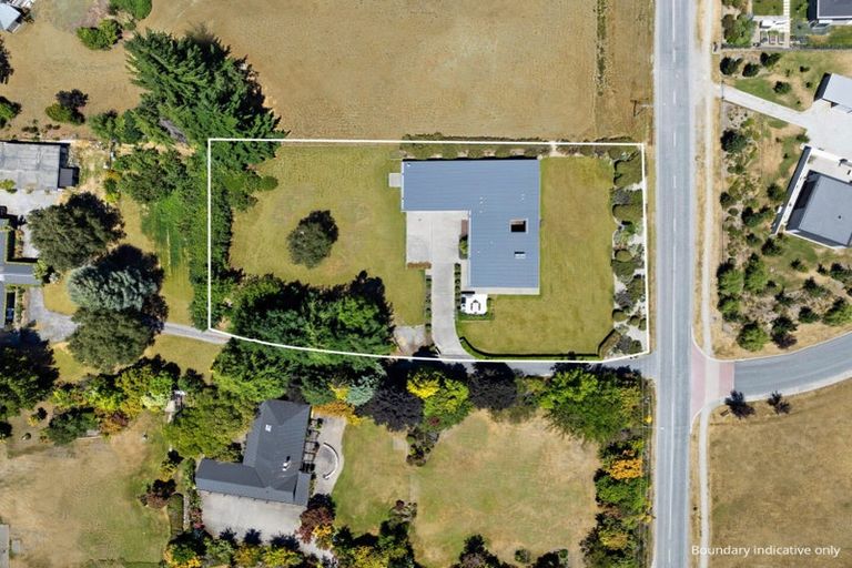 Photo of property in 311 Beacon Point Road, Wanaka, 9305