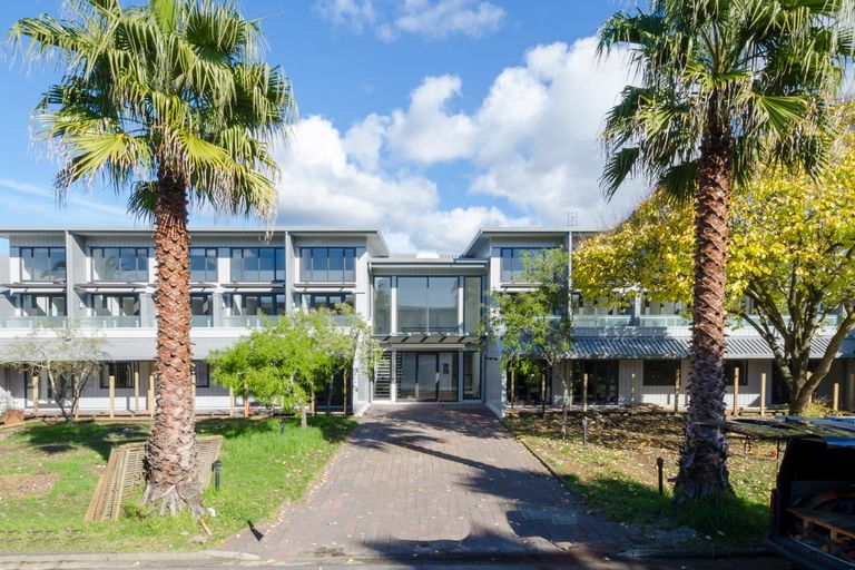 Photo of property in 27a/30 Westward Ho, Glen Eden, Auckland, 0602