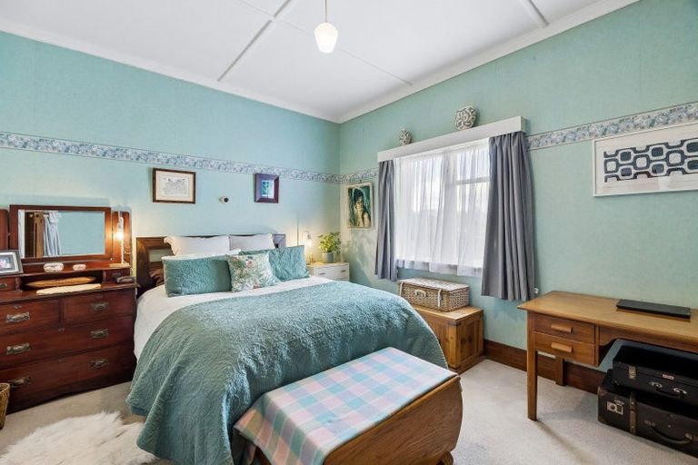 Photo of property in 58 Hargest Crescent, Saint Kilda, Dunedin, 9012