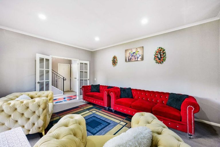 Photo of property in 1 Seresin Crescent, Flat Bush, Auckland, 2016