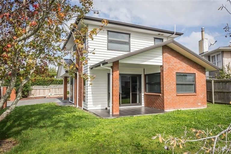 Photo of property in 1 Harding Avenue, Te Atatu South, Auckland, 0610
