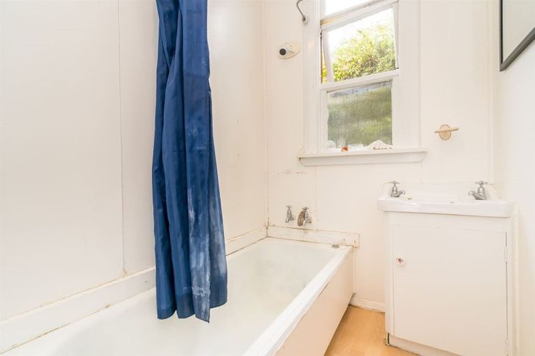 Photo of property in 22 Clifford Street, Dalmore, Dunedin, 9010