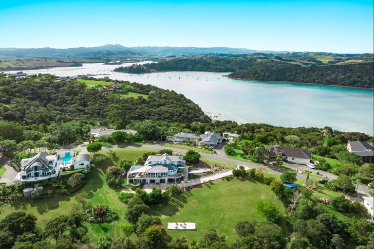 Photo of property in 6 Puriri Place, Sandspit, Warkworth, 0982