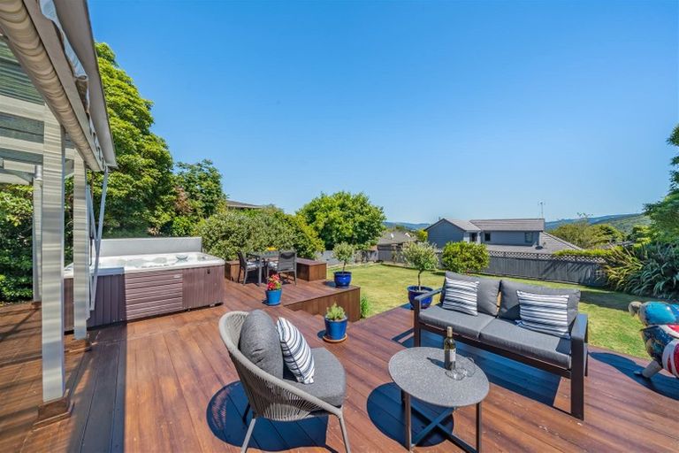 Photo of property in 25 Roband Crescent, Brown Owl, Upper Hutt, 5018