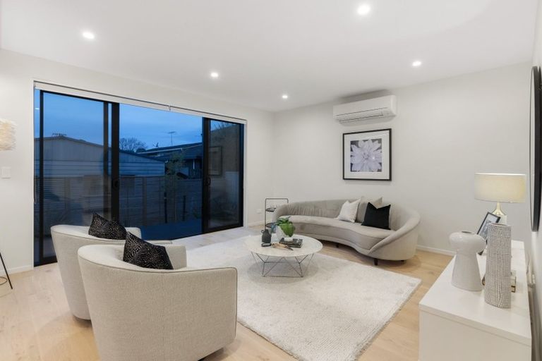 Photo of property in 35a Corunna Road, Milford, Auckland, 0620