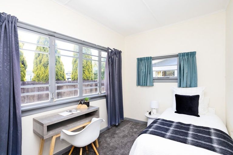 Photo of property in 27 Bullar Street, Grasmere, Invercargill, 9810