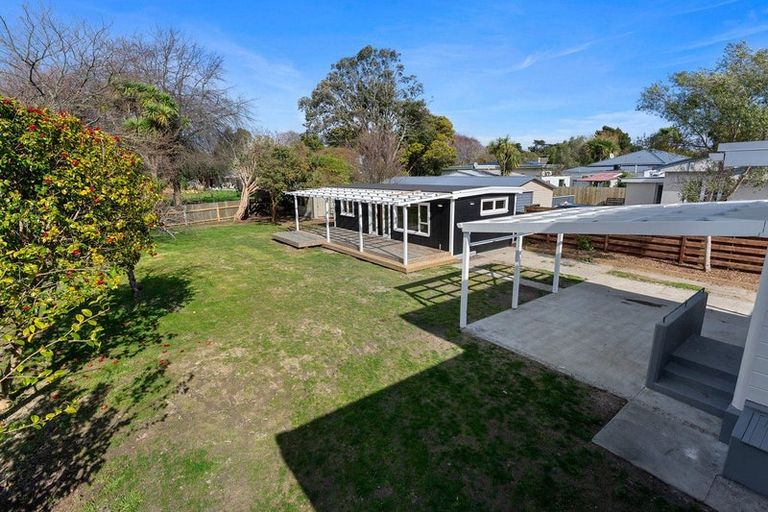Photo of property in 40 Domain Road, Otaki, 5512