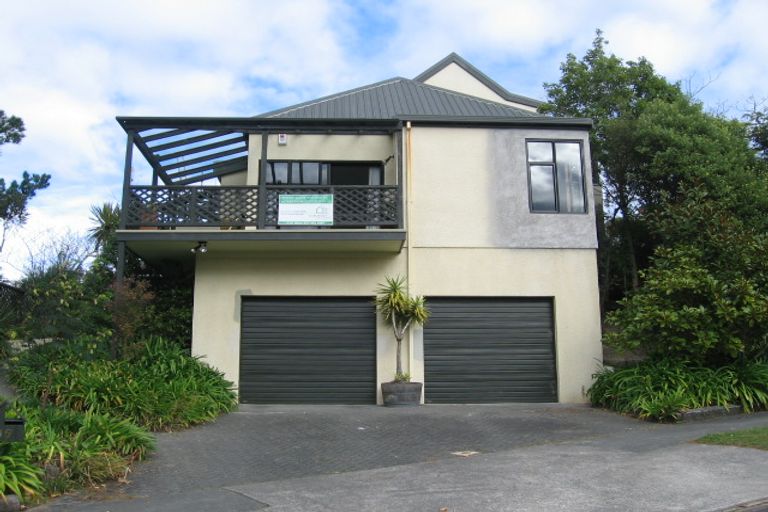 Photo of property in 15 Springdale Grove, Fitzherbert, Palmerston North, 4410
