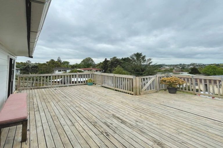 Photo of property in 25 Virgo Place, Glen Eden, Auckland, 0602