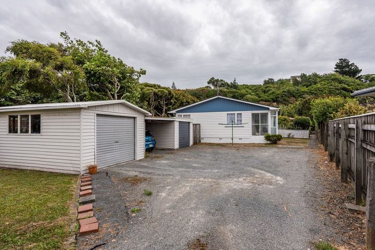 Photo of property in 3/13 Luckie Street, Tawa, Wellington, 5028