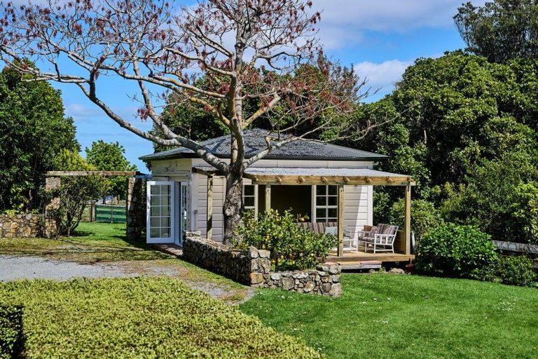 Photo of property in 3 Hadfield Road, Peka Peka, Waikanae, 5391