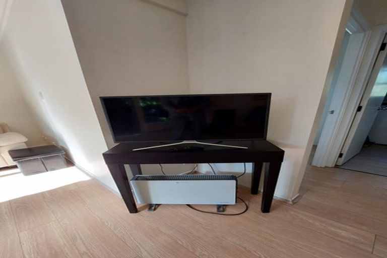 Photo of property in 9/18 Parr Terrace, Castor Bay, Auckland, 0620