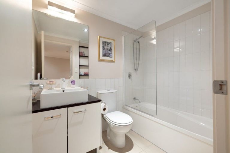 Photo of property in Algarve Apartments, 305/332 Maunganui Road, Mount Maunganui, 3116