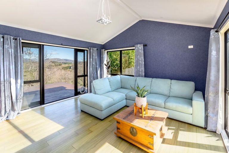 Photo of property in 106 Pacific Drive, Fitzherbert, Palmerston North, 4410