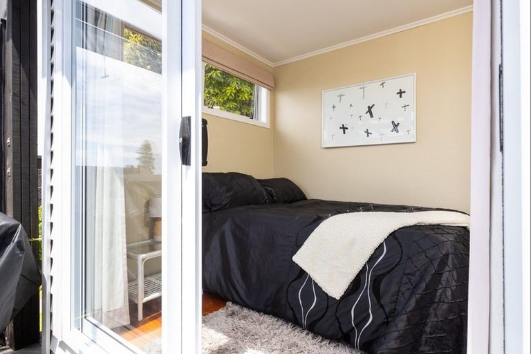 Photo of property in 50 Calvert Road, Lynmouth, New Plymouth, 4310