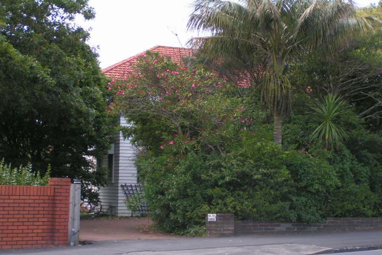 Photo of property in 228 Lake Road, Hauraki, Auckland, 0622