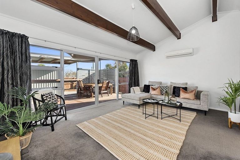 Photo of property in 1 Warwick Avenue, St Andrews, Hamilton, 3200