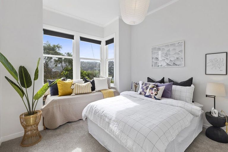 Photo of property in 32 Freeling Street, Island Bay, Wellington, 6023