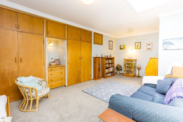 Photo of property in 70 Pine Avenue, Ebdentown, Upper Hutt, 5018