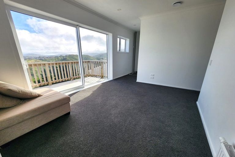 Photo of property in 14 Cessna Way, Newlands, Wellington, 6037