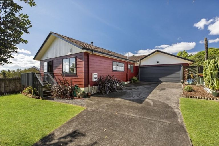 Photo of property in 19 Rukumoana Place, Clendon Park, Auckland, 2103