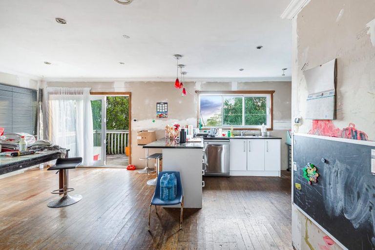 Photo of property in 74 Waimumu Road, Massey, Auckland, 0614