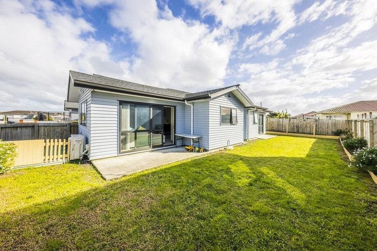 Photo of property in 95b Maplesden Drive, Clendon Park, Auckland, 2103