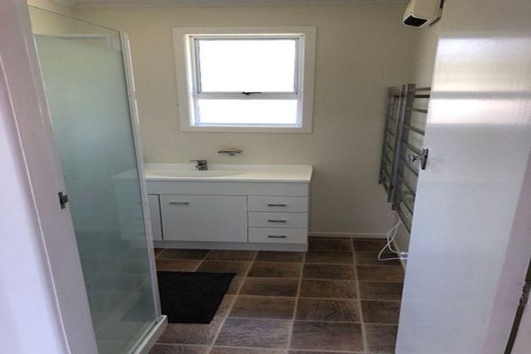 Photo of property in 2 Eton Place, Spotswood, New Plymouth, 4310