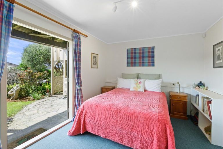 Photo of property in 12 Kahurangi Place, Snells Beach, 0920